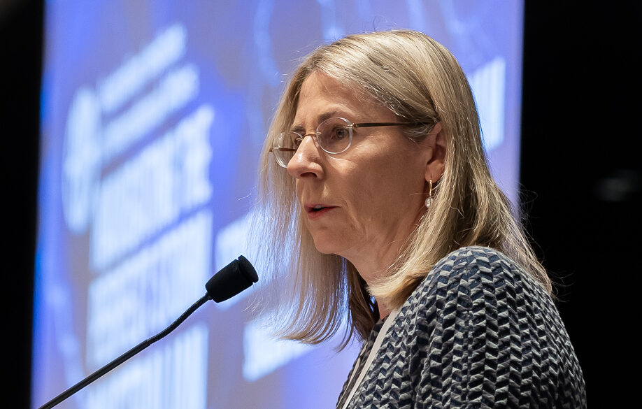 Australia and Economic Cold War – Drifting into the New Paradigm