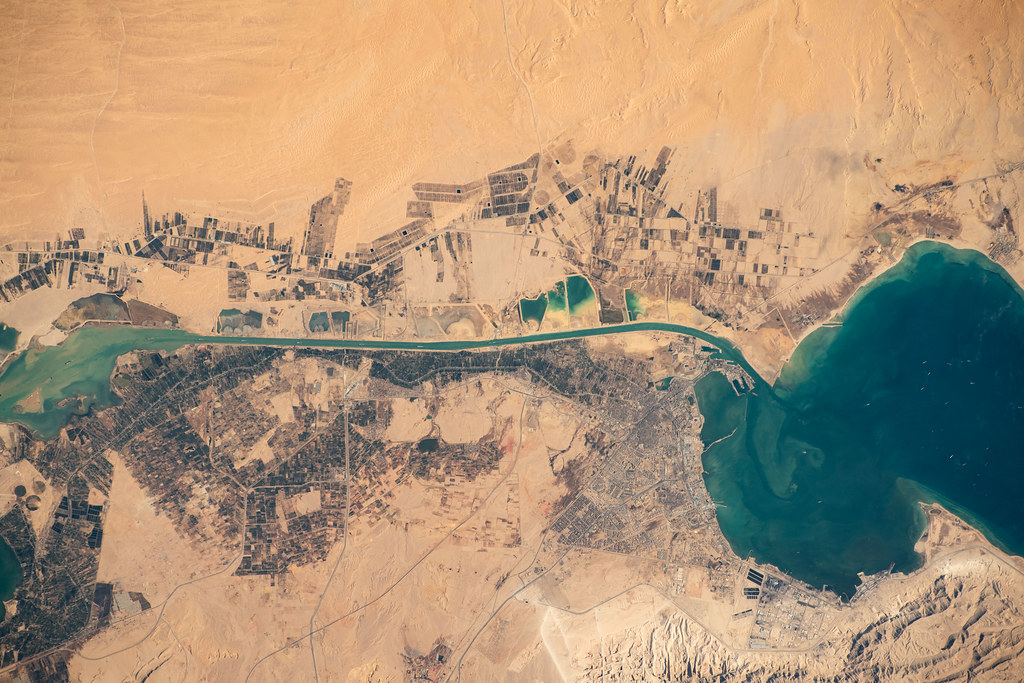 From the Canal to the Gulf: Similarities and Differences